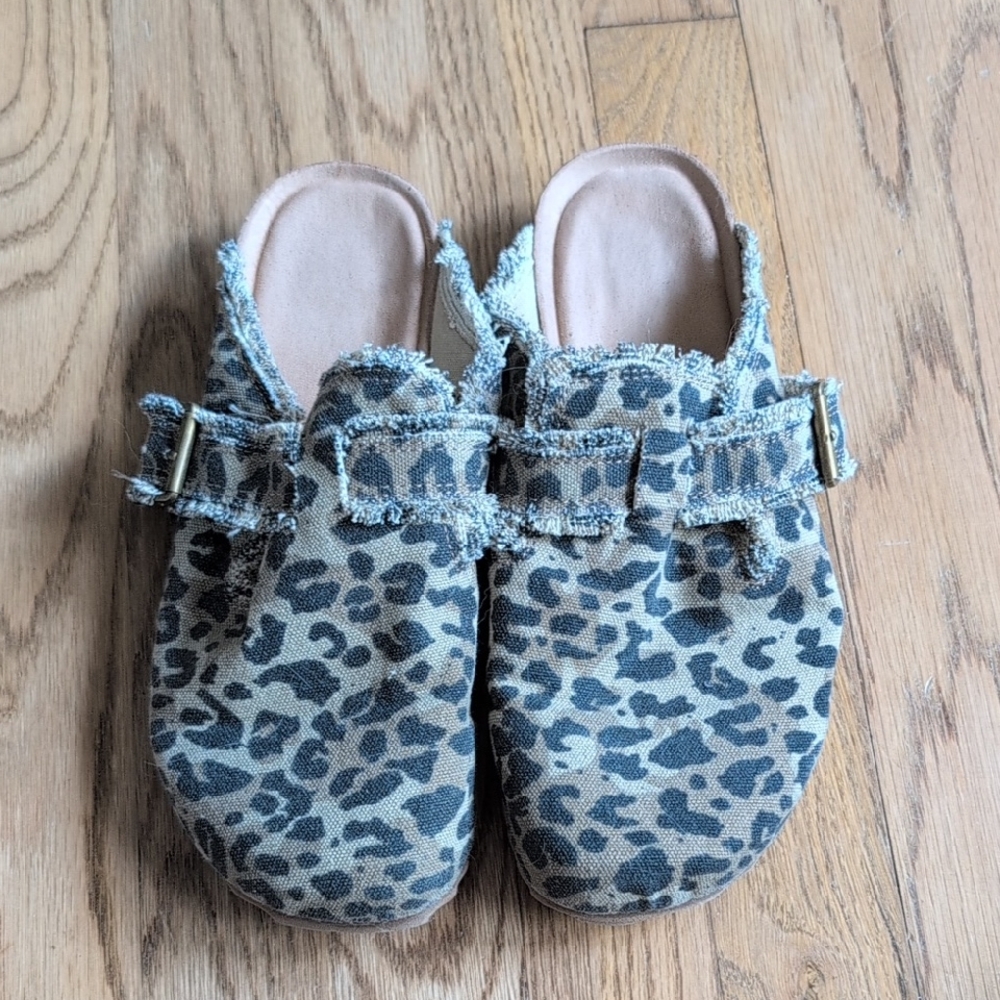 Leopard Print Buckle Slip-On Shoes